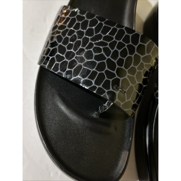 Donald Pliner Women's Fifi Patent Leather Thong Sandals Platform Size 11 - Picture 2 of 12